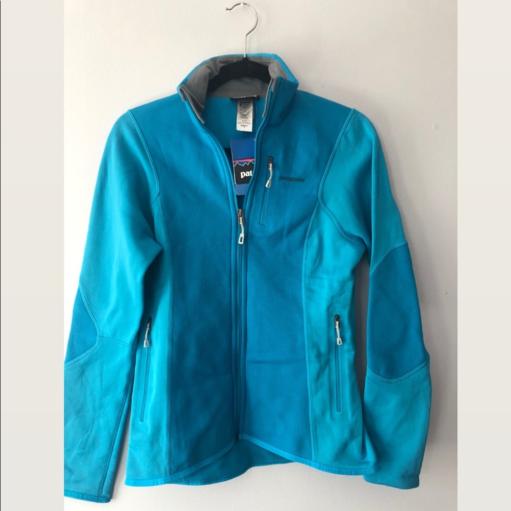 Patagonia Zip up - NEW